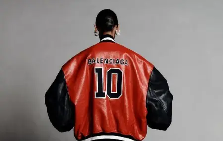 Balenciaga Kolaborasi dengan NBA, Hadirkan Koleksi Kapsul Terbatas Foto BeritaJatim.com