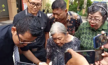 Nenek Elina Lapor Polda Jatim Lagi, Duga Samuel Palsukan Surat Kepemilikan Foto BeritaJatim.com