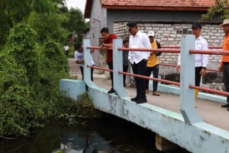 Pemkab Bangkalan Siapkan Normalisasi Sungai Pongkoran, Solusi Banjir Sekaligus Wisata Sungai Foto BeritaJatim.com