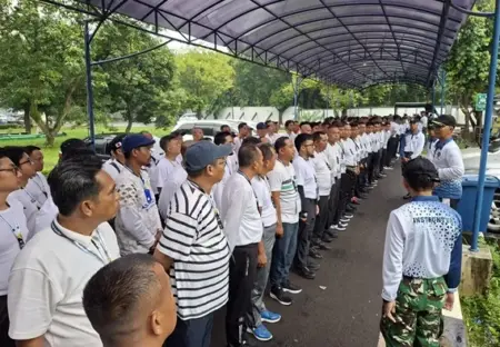 Digembleng Fisik dan Mental, Suviyanto Minta Petugas Haji 2026 Wakafkan Diri untuk Tamu Allah Foto BeritaJatim.com