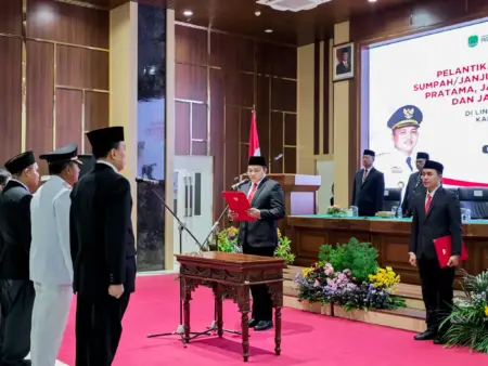 Awal 2026, Bupati Rusdi Lantik 297 Pejabat, Birokrasi Pasuruan Resmi Disegarkan Foto BeritaJatim.com