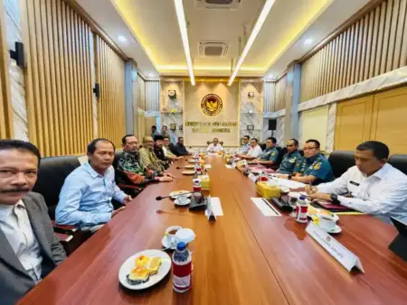 Audiensi ke Kemenhan, DPRD Pasuruan Perjuangan Hak Tanah 10 Desa Bersengketa dengan TNI AL Foto BeritaJatim.com