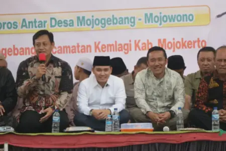 Bupati Mojokerto Resmikan Jalan Poros Dusun Senilai Rp2,9 miliar di Kemlagi Foto BeritaJatim.com
