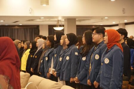 Kawal Era Coretax, 314 Mahasiswa Surabaya Resmi Dikukuhkan Jadi Relawan Pajak 2026 Foto BeritaJatim.com