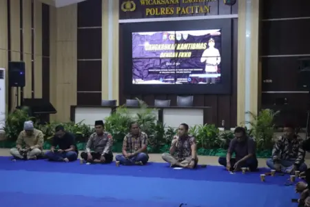Dana Desa Jadi Sorotan, Kapolres Pacitan Ingatkan Kades Soal Amanah APBDes Foto BeritaJatim.com