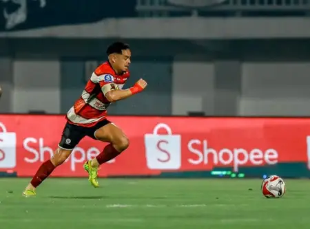 Lulinha Minta Madura United Fokus 90 Menit Lawan PSBS Biak Demi Jauhi Zona Merah Foto BeritaJatim.com