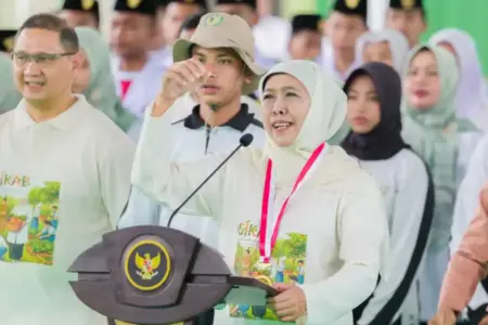 Khofifah Pimpin Gerakan SIKAP di Kediri, Jawa Timur Borong Dua Rekor MURI Ketahanan Pangan Foto BeritaJatim.com