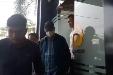 KPK Periksa Wali Kota Madiun Maidi di Polres Madiun Selama Seharian Foto BeritaJatim.com