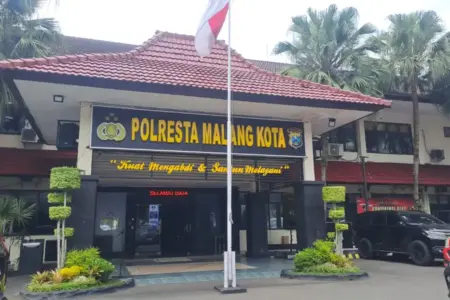 Yai Mim Ditetapkan Tersangka Kasus Dugaan Pornografi yang Dilaporkan Sahara Foto BeritaJatim.com