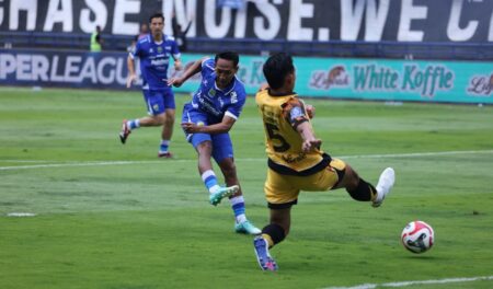 Persija Vs Persib Resmi Dipindah ke Stadion Segiri Samarinda Foto BeritaJatim.com
