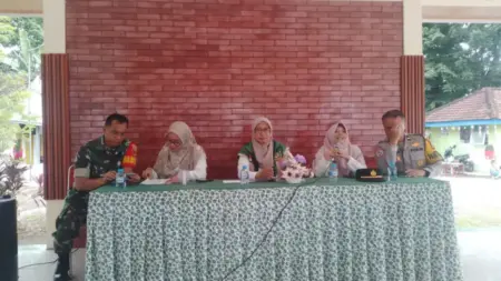 Petani dan Dinas TPHP Jember Sepakati Solusi Raibnya Ratusan Nama dari RDKK Foto BeritaJatim.com