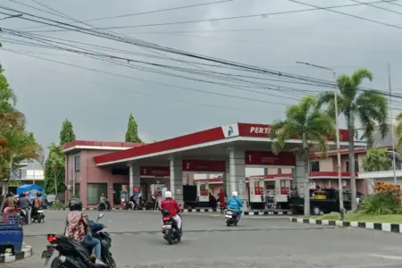 Pertamax Sempat Langka di Bondowoso, Pertamina Lakukan Build Up Stock dan Alih Suplai Foto BeritaJatim.com