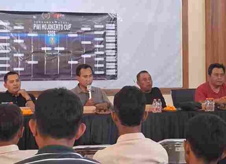 32 Tim SMP Siap Berlaga di Turnamen Futsal Piala PWI Mojokerto Cup 2026 Foto BeritaJatim.com