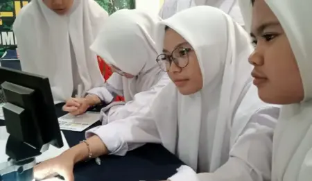 Mikroplastik Ancam Jombang: Bahaya yang Tersembunyi di Udara Foto BeritaJatim.com
