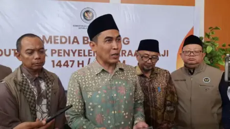 Jaga Stamina Jelang Armuzna, Kemenhaj Rencanakan Jemaah Haji Bisa Kulineran Bakso dan Rawon di Lobi Hotel Foto BeritaJatim.com