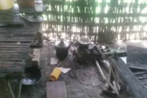 Dua Nenek Bersaudara di Sampang Tinggal di Gubuk Lapuk, Muhammadiyah Turun Salurkan Bantuan Foto BeritaJatim.com
