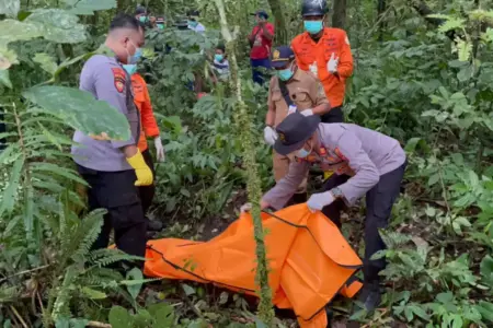 Jasad Perempuan Tanpa Identitas Ditemukan di Hutan Licin Banyuwangi, Polisi Selidiki Sebab Kematian Foto BeritaJatim.com