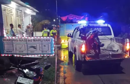Kecelakaan Maut di Jombang: Sepeda Motor Tabrak Truk, 1 Korban Tewas Foto BeritaJatim.com