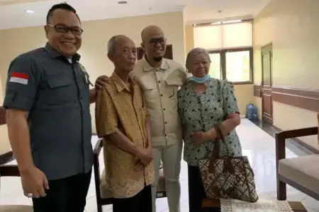Kasus Lahan Mandek Meski Viral Setelah Diadukan ke Cak Ji, Pasangan Lansia Wadul ke DPRD Surabaya Foto BeritaJatim.com
