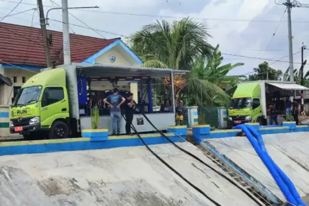 Pemkab Lamongan Tambah Dua Mobil Pompa, Intensifkan Penanganan Banjir Luapan Bengawan Jero Foto BeritaJatim.com