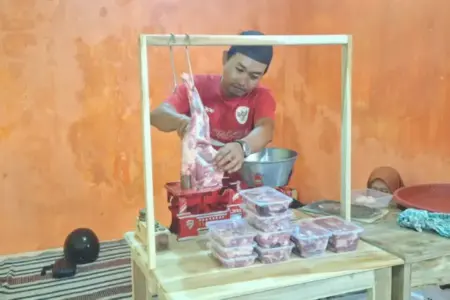 Pedagang Kambing Cermee Bondowoso Raup Cuan dari Jualan Daging Kemasan Lewat Digital Foto BeritaJatim.com