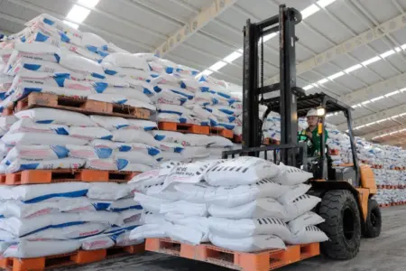 Bojonegoro Terima Alokasi Pupuk Subsidi 130.177 Ton di 2026, Kuota NPK Melonjak Foto BeritaJatim.com