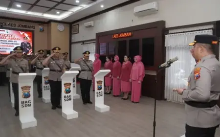 Serah Terima Jabatan di Polres Jombang: Komitmen Peningkatan Kinerja dan Pelayanan Masyarakat Foto BeritaJatim.com