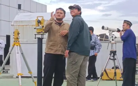 Hilal Belum Terlihat di Langit Surabaya, Awal Puasa Diperkirakan 19 Februari 2026 Foto BeritaJatim.com