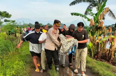 Remaja Banyuwangi Tenggelam di Kolam Bekas Tambang Galian C Badean Foto BeritaJatim.com