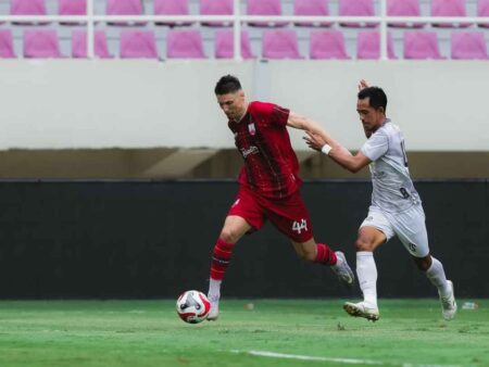 Madura United Curi Poin di Manahan Solo, Tahan Imbang Persis 2-2 Foto BeritaJatim.com