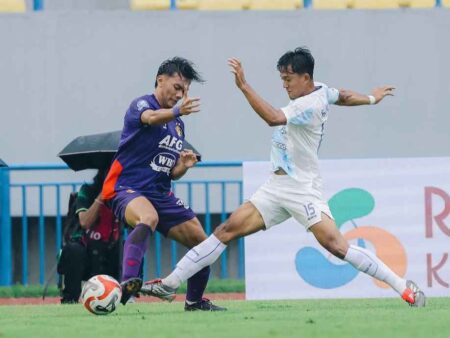 Persik Kediri Fokus Benahi Lini Belakang Jelang Lawan Bhayangkara Presisi Lampung FC Foto BeritaJatim.com