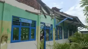 Gedung SDN di Sampang Rusak, Wali Murid Pindahkan Anak ke Sekolah Lain Foto BeritaJatim.com