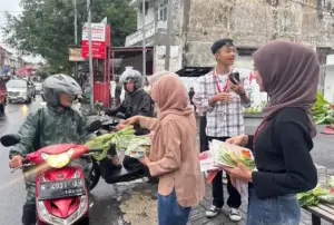 Inovasi Takjil Sehat: Agribisnis UMM Bagikan Sayur Segar untuk Buka Puasa Foto BeritaJatim.com