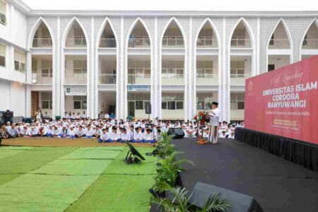 Sukses Gelar Konferensi Internasional, UI Cordoba Banyuwangi Hadirkan 61 Pembicara dari 19 Institusi Dalam Annual Conference 2026 Foto BeritaJatim.com