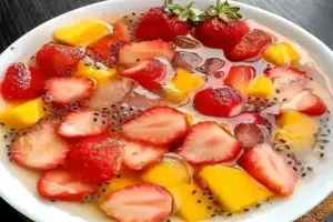 5 Resep Es Buah Tanpa Susu, Lebih Segar Cocok untuk Buka Puasa Foto BeritaJatim.com
