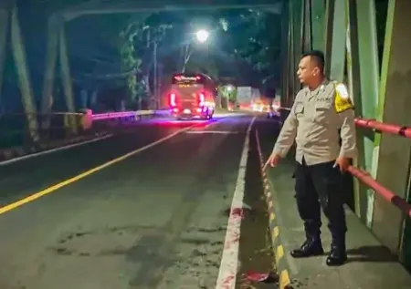 Begal Kendaraan Beraksi di Lumajang, Seorang Pemuda Terluka Bacokan Celurit Foto BeritaJatim.com
