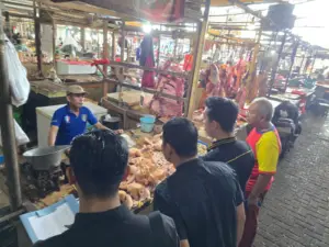Jelang Bulan Ramadhan dan Imlek, Polisi Gresik Sidak Kebutuhan Sembako Foto BeritaJatim.com