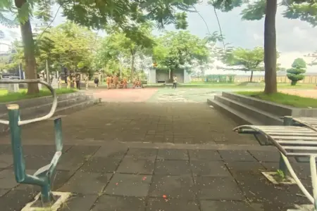 Antara Estetika dan Perut, Menakar Langkah Pemkab Blitar Menata 85 PKL di Kanigoro Foto BeritaJatim.com