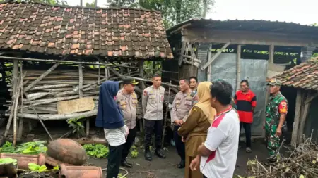 Polres Ponorogo Sisir Praktik Pasung ODGJ Usai Evakuasi Mbah Kirno Foto BeritaJatim.com
