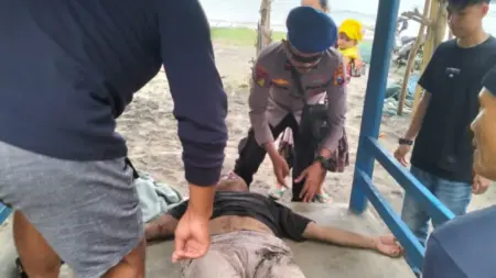Wisatawan Asal Malang Hilang Terseret Ombak di Tulungagung Foto BeritaJatim.com