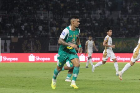 Tavares Bicara Jujur Soal Pemain Asing Baru Persebaya: Butuh Waktu Foto BeritaJatim.com