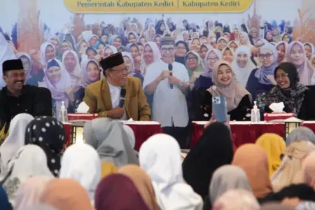Buka Pondok Ramadan, Mbak Cicha Tekankan Peran Ibu Perkuat Ketahanan Keluarga di Kediri Foto BeritaJatim.com