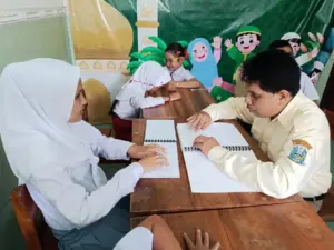 Baca Al-Quran Braille dan Tahfidz Jadi Kegiatan Ramadhan Siswa SLB B di Tulungagung Foto BeritaJatim.com
