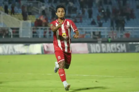 Bursa Transfer: Deltras FC Lepas Thaufan Hidayat ke PSIS Semarang Foto BeritaJatim.com