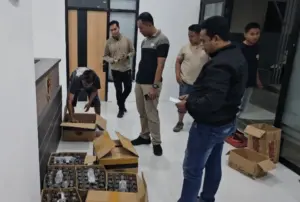 Jelang Ramadan, Polres Pamekasan Amankan 311 Botol Miras Foto BeritaJatim.com