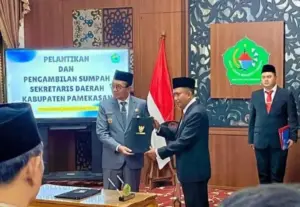 Bupati Pamekasan Lantik Taufikurrahman sebagai Sekda Definitif Foto BeritaJatim.com