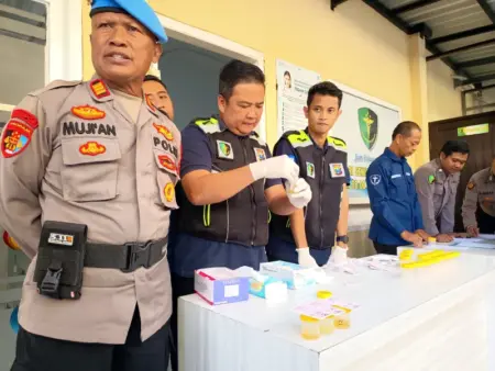 Tes Urine Mendadak di Polres Ponorogo, 97 Personel Dinyatakan Negatif Narkoba Foto BeritaJatim.com