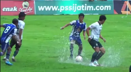 Gunduli Triple’s Kediri 4-0, Persid Pimpin Klasemen Grup NN Liga 4 Jatim Foto BeritaJatim.com