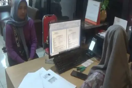 Polsek Pungging Polres Mojokerto Terbitkan 2.323 Lembar SKCK Sepanjang 2025 Foto BeritaJatim.com