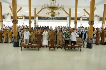 OJK Kediri Gelar School of Syariah di Ngawi, Perkuat Literasi Keuangan Syariah Pelajar Foto BeritaJatim.com